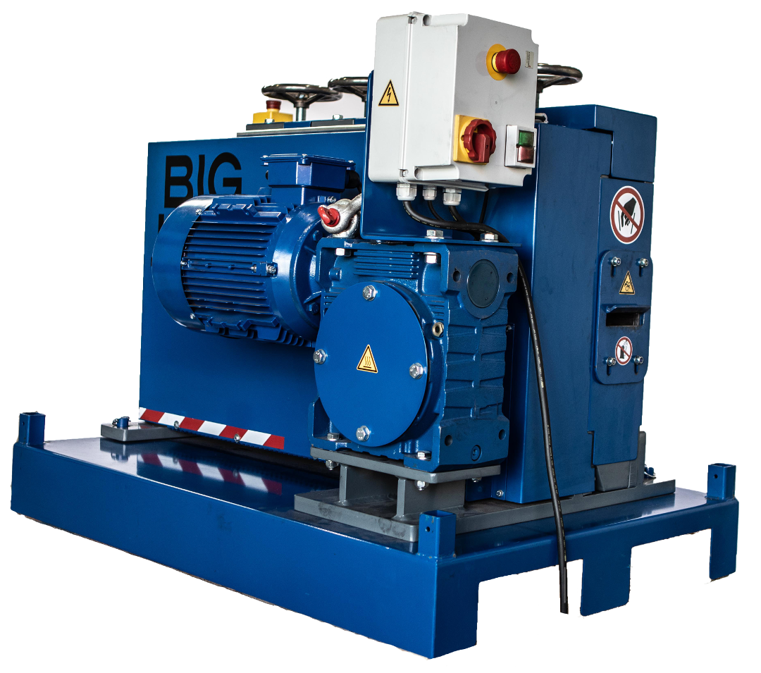 Ein blauer industrieller Maschinenantrieb mit Warnschildern und Steuerungselementen.